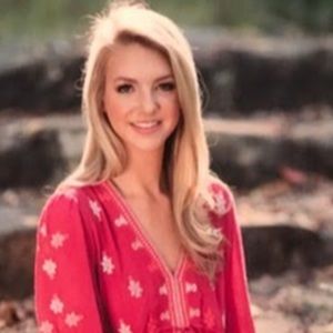 Meet your Posher, Cassandra